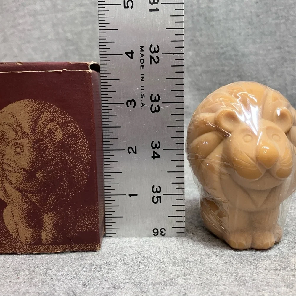 VTG Aramis Executive Soap Lion Brown Figural Bar New In Box 5 oz NIB Yellow Cat